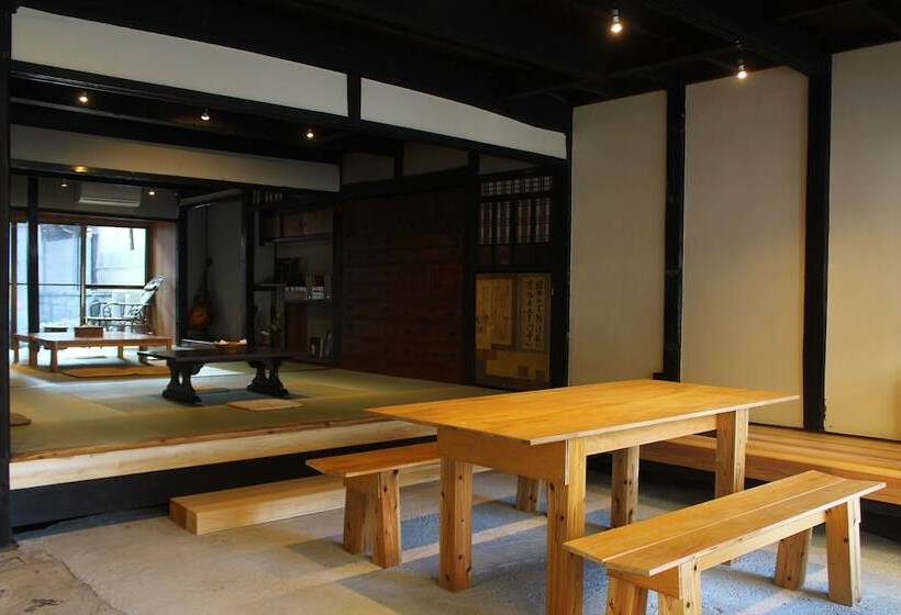 The Hostel & Tatami Bar Uchikobare