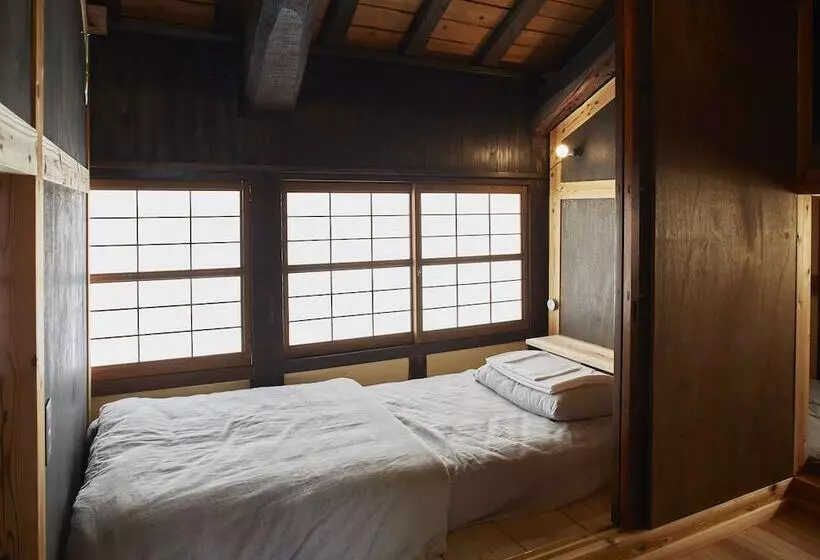 The Hostel & Tatami Bar Uchikobare