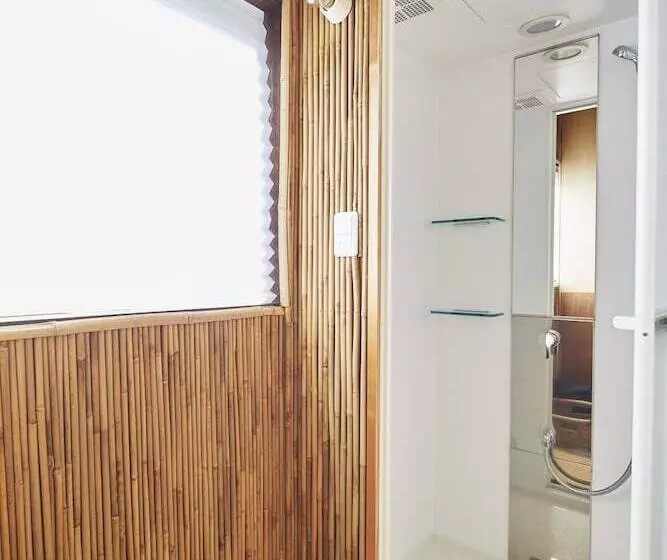 The Hostel & Tatami Bar Uchikobare