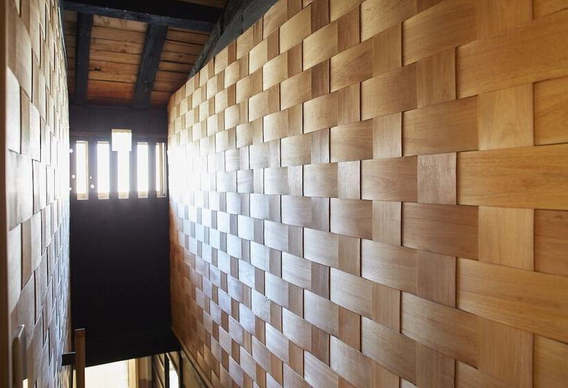 The Hostel & Tatami Bar Uchikobare