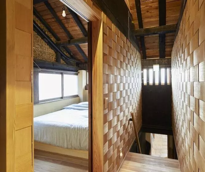 The Hostel & Tatami Bar Uchikobare