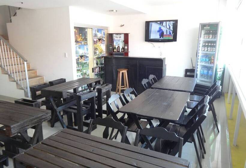 هاستل Backpackers Bar&suites