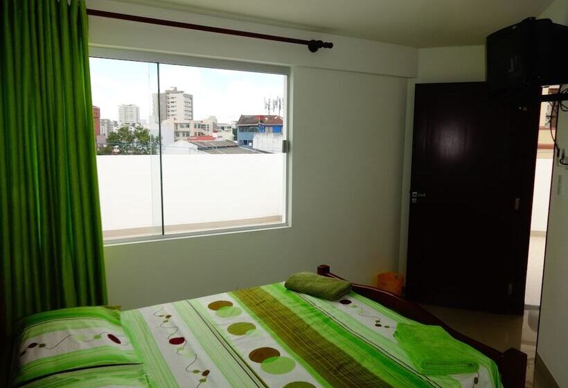 هاستل Backpackers Bar&suites