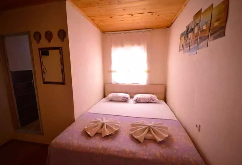 Ayvalik Moda Pansiyon