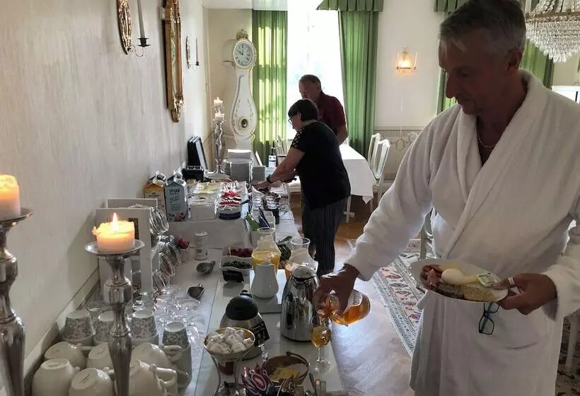 Herrgårds Hotell Gyllene Hästen