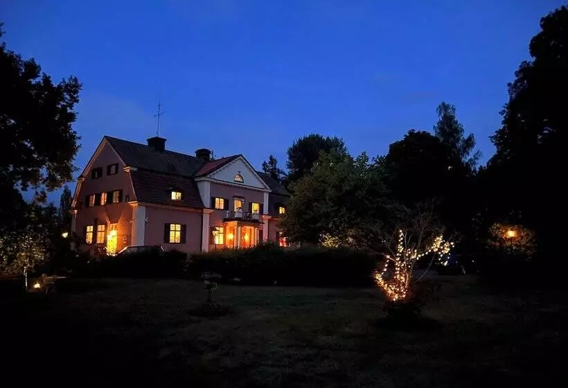 Herrgårds Hotell Gyllene Hästen