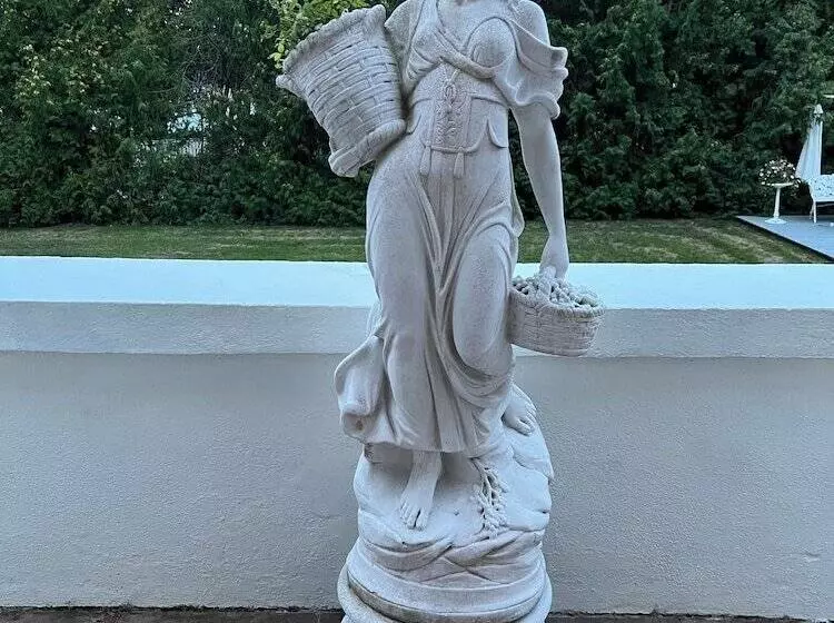 Herrgårds Hotell Gyllene Hästen