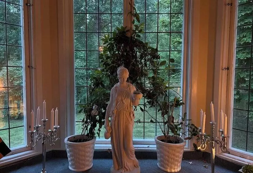 Herrgårds Hotell Gyllene Hästen