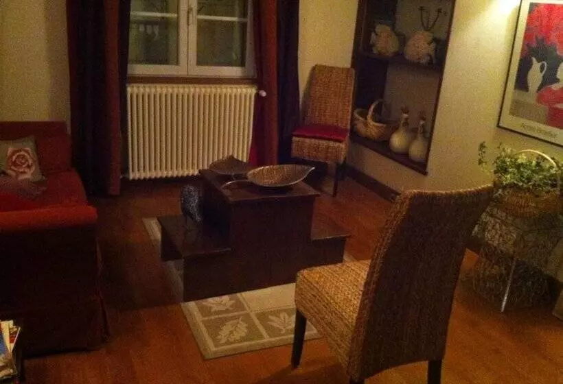 Hotelli Auberge Fleurie