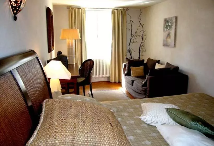 Hotelli Auberge Fleurie