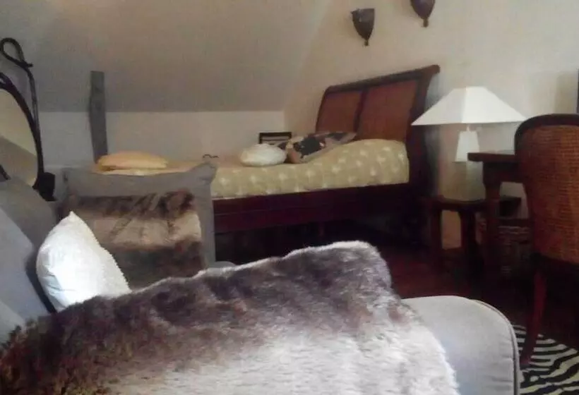 Hotelli Auberge Fleurie