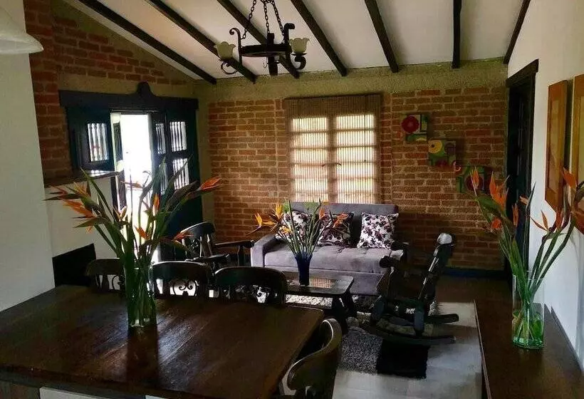 ホテル Cabañas La Herradura