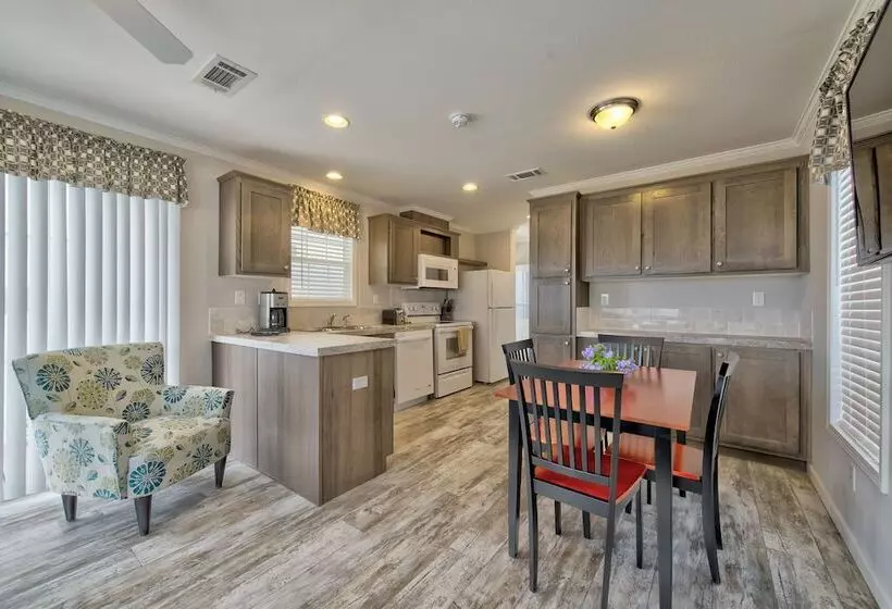 Hotelli Grove Ridge Rv Resort