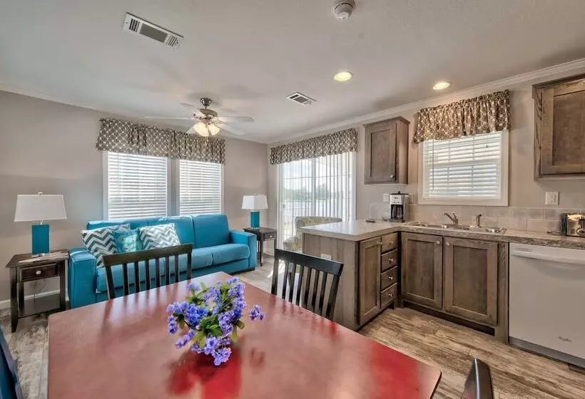 Hotelli Grove Ridge Rv Resort