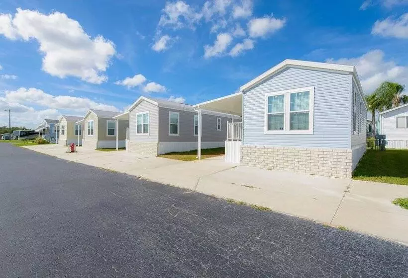 Hotelli Grove Ridge Rv Resort