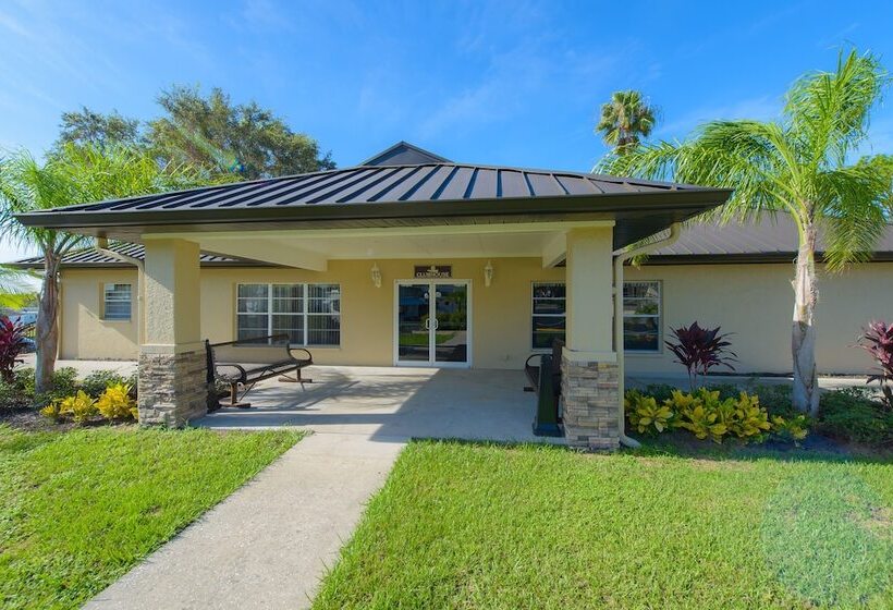 فندق Grove Ridge Rv Resort