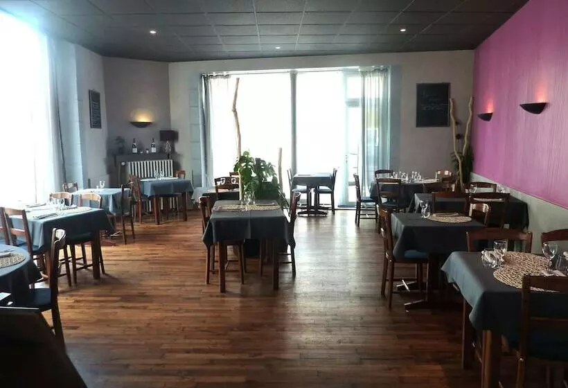 Hotelli Au Cheval Blanc