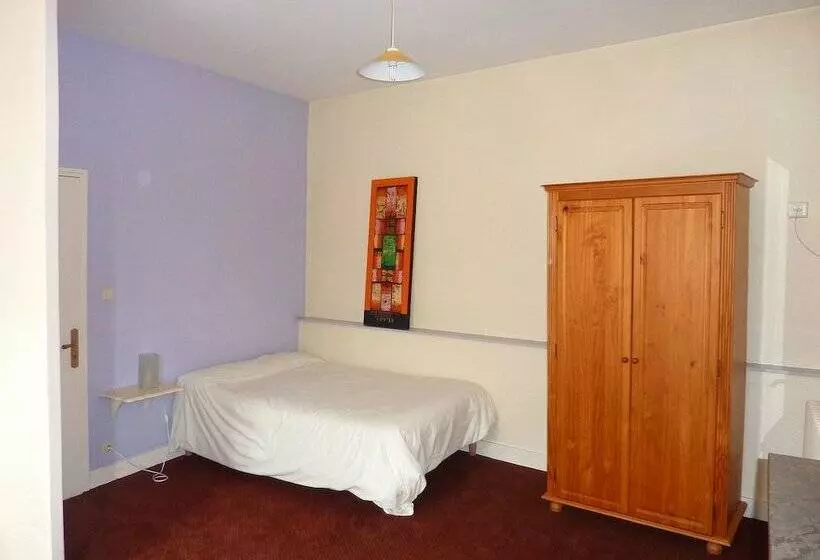 Hotelli Au Cheval Blanc