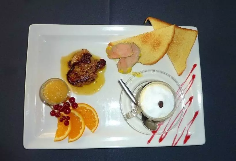 Hotelli Au Cheval Blanc