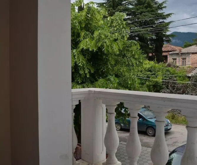 هتل In The Middle Of City