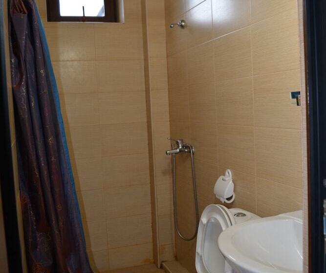 هتل In The Middle Of City