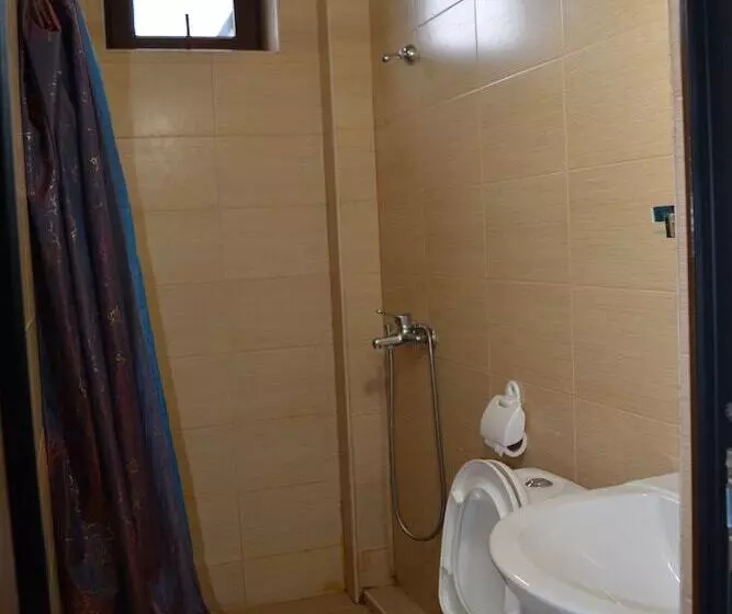 هتل In The Middle Of City