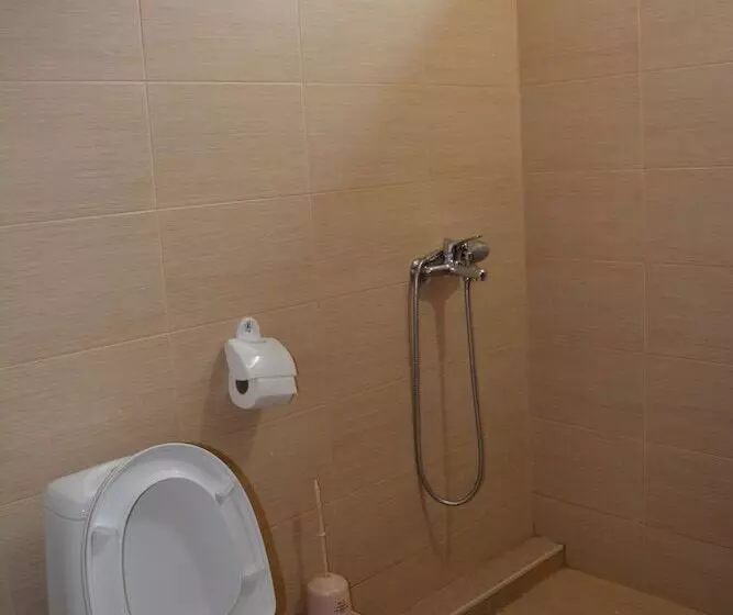 هتل In The Middle Of City