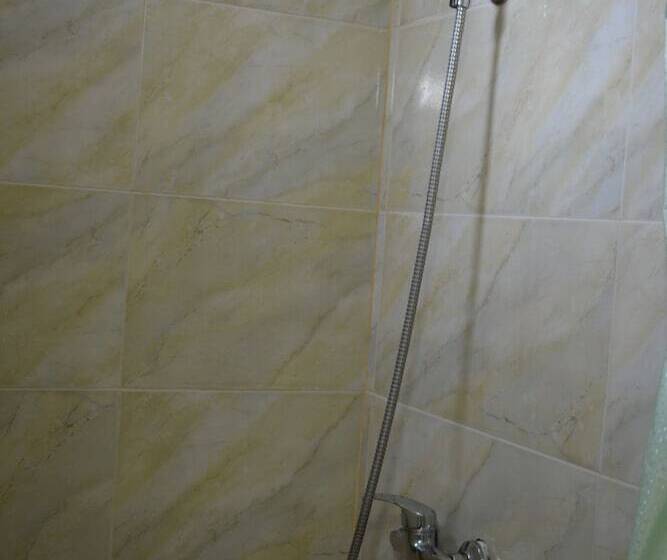 هتل In The Middle Of City