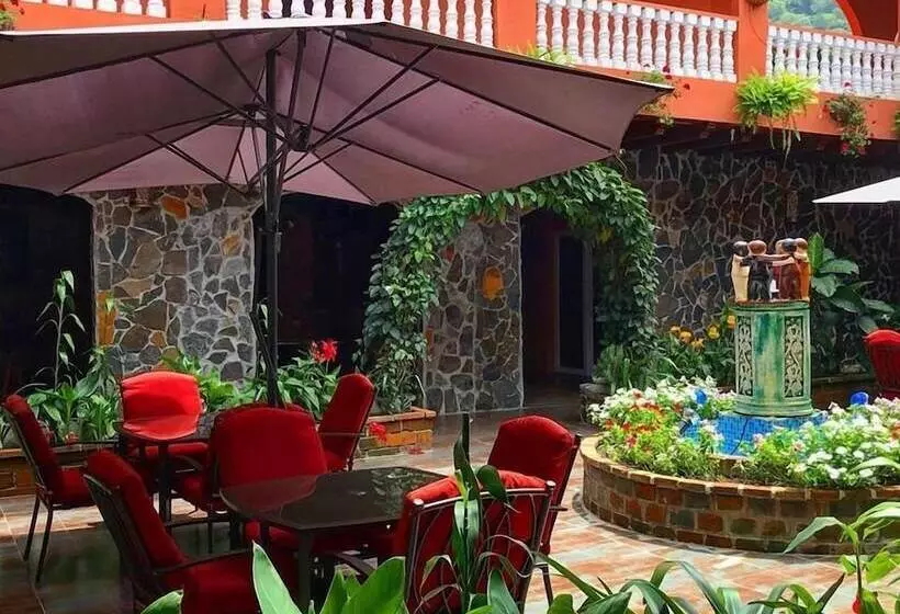 ホテル La Serrania