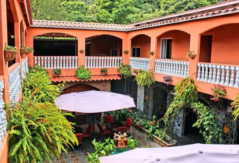 ホテル La Serrania