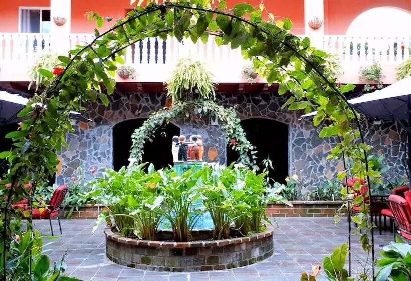 ホテル La Serrania