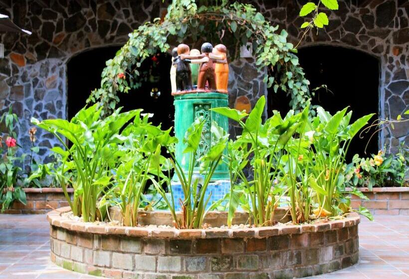 בית מלון כפרי La Serrania