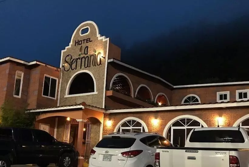ホテル La Serrania