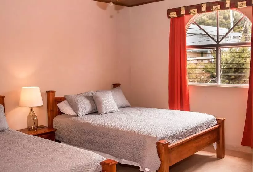 ホテル La Serrania