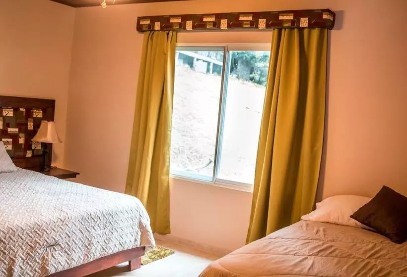 ホテル La Serrania