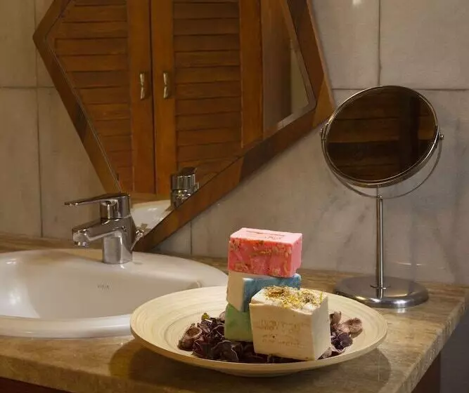 هتل Mavras Tas Odalar