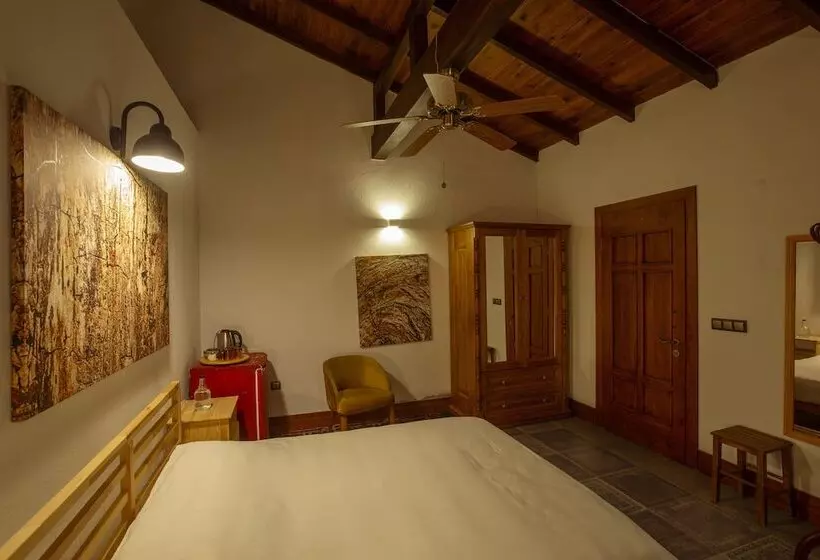 هتل Mavras Tas Odalar