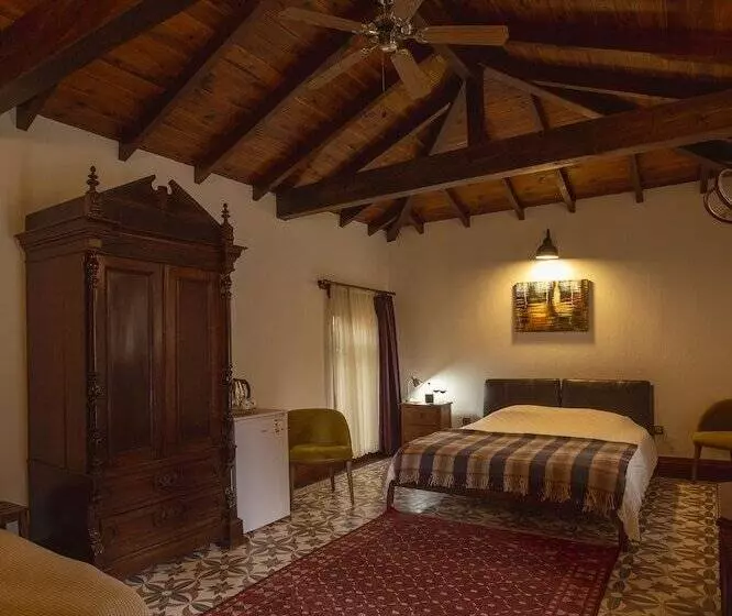 هتل Mavras Tas Odalar