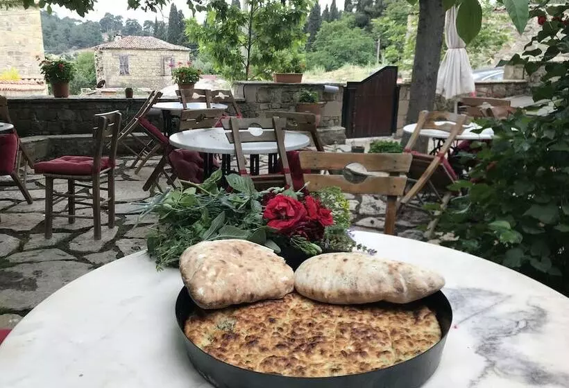 هتل Mavras Tas Odalar