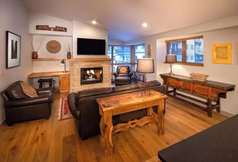 Hotelli The Edelweiss Lodge And Spa