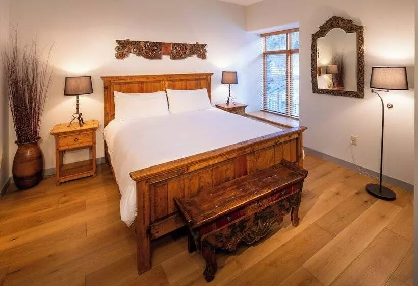 Hotelli The Edelweiss Lodge And Spa