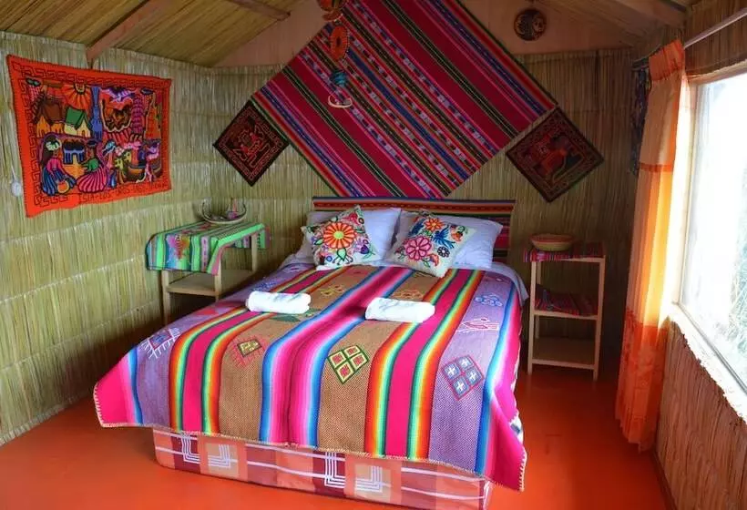 هتل Uros Aruntawi Lodge