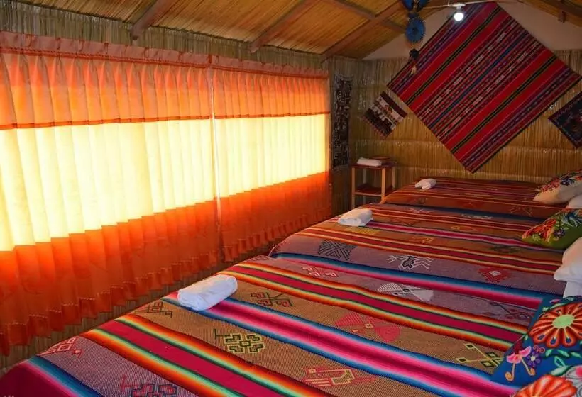هتل Uros Aruntawi Lodge