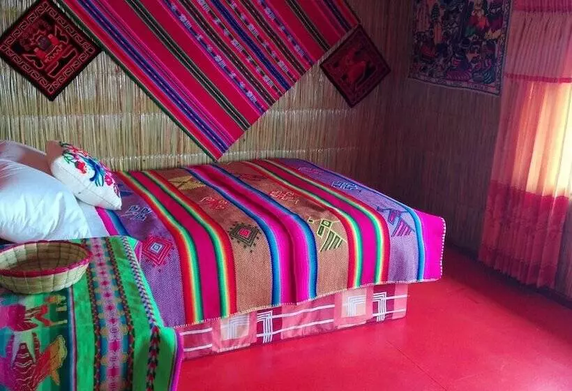 هتل Uros Aruntawi Lodge
