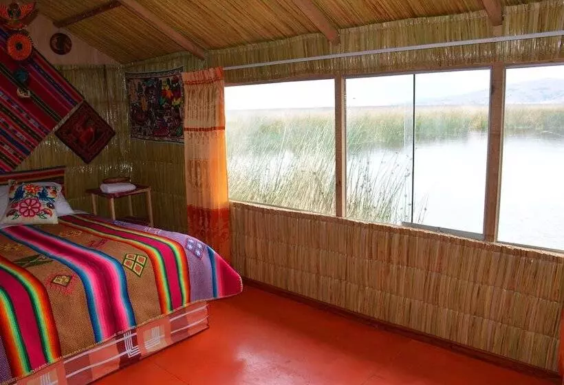 هتل Uros Aruntawi Lodge