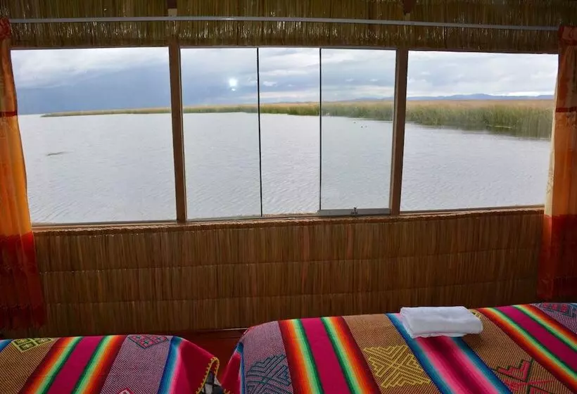 هتل Uros Aruntawi Lodge