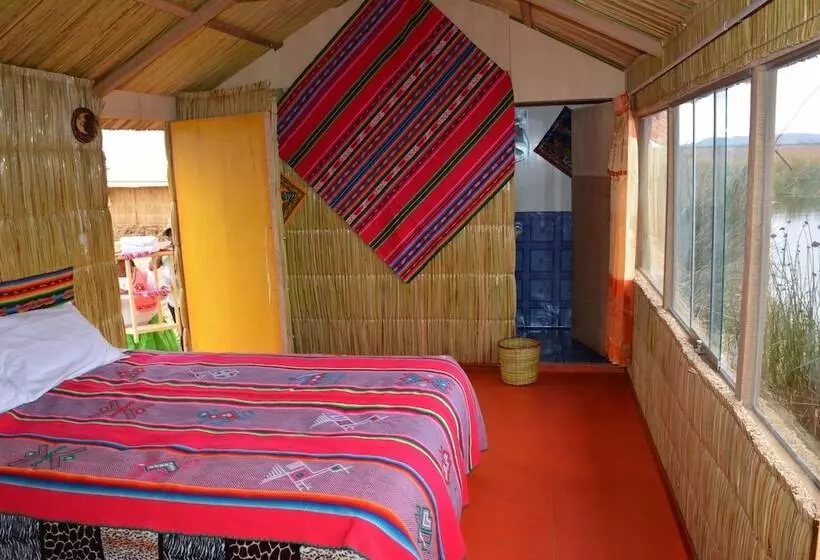 هتل Uros Aruntawi Lodge