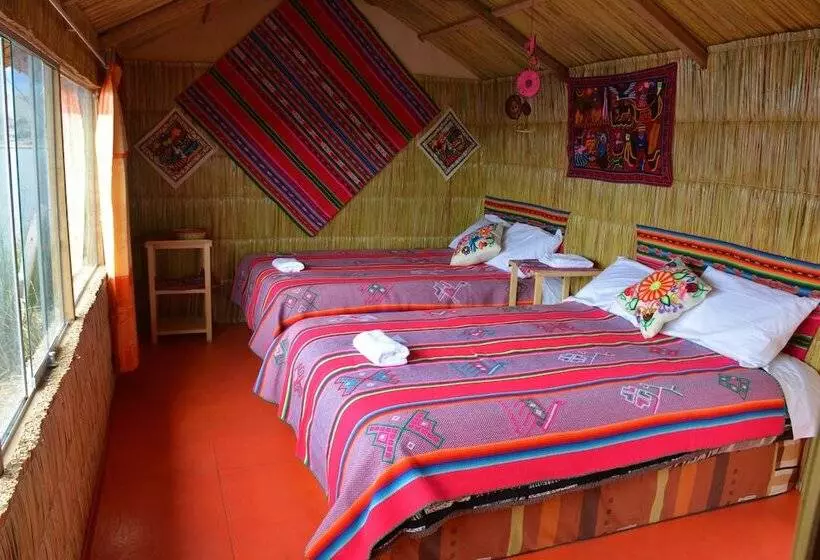 هتل Uros Aruntawi Lodge