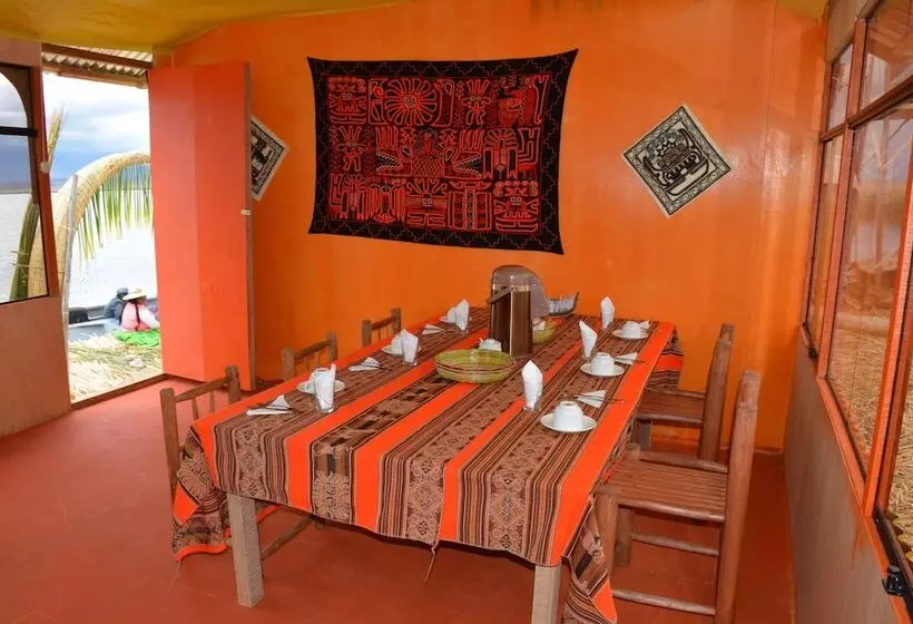 هتل Uros Aruntawi Lodge