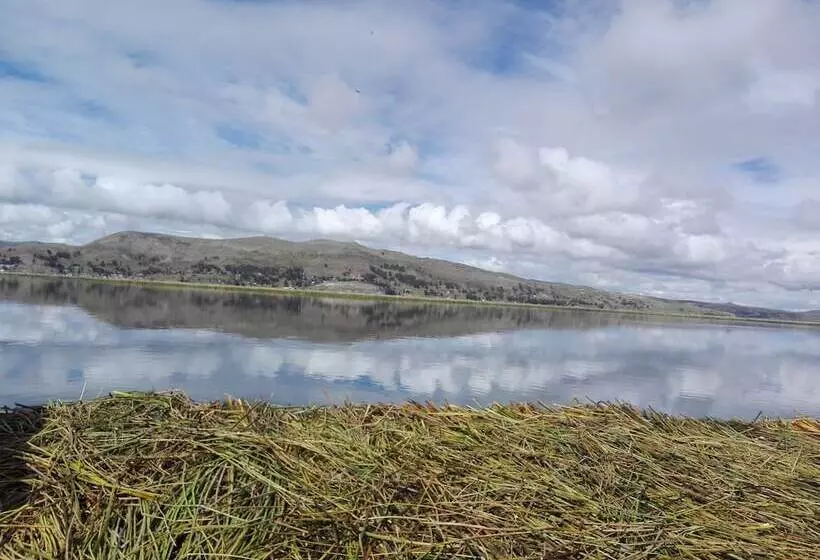 هتل Uros Aruntawi Lodge